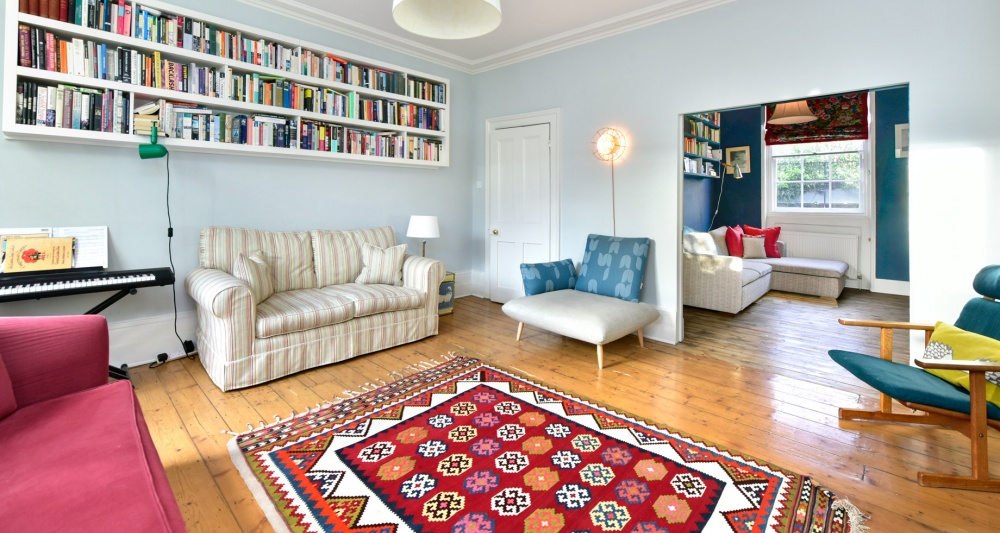 Reception room 