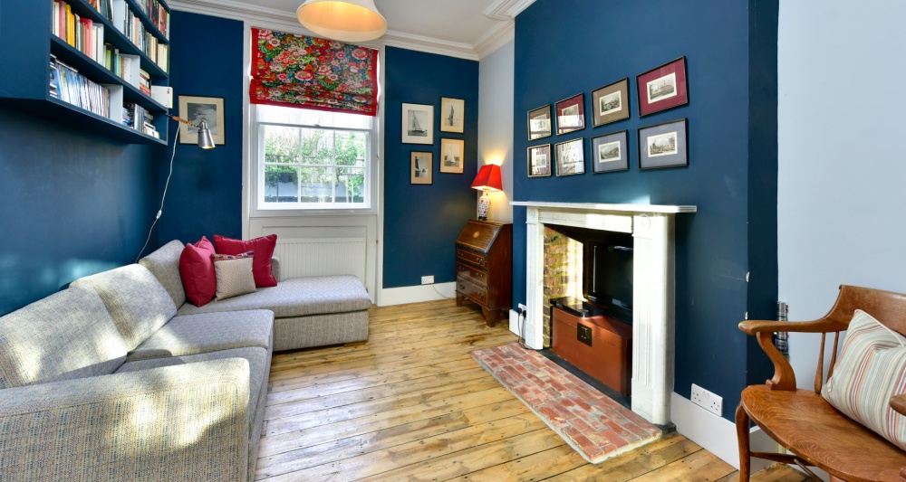 Reception room 