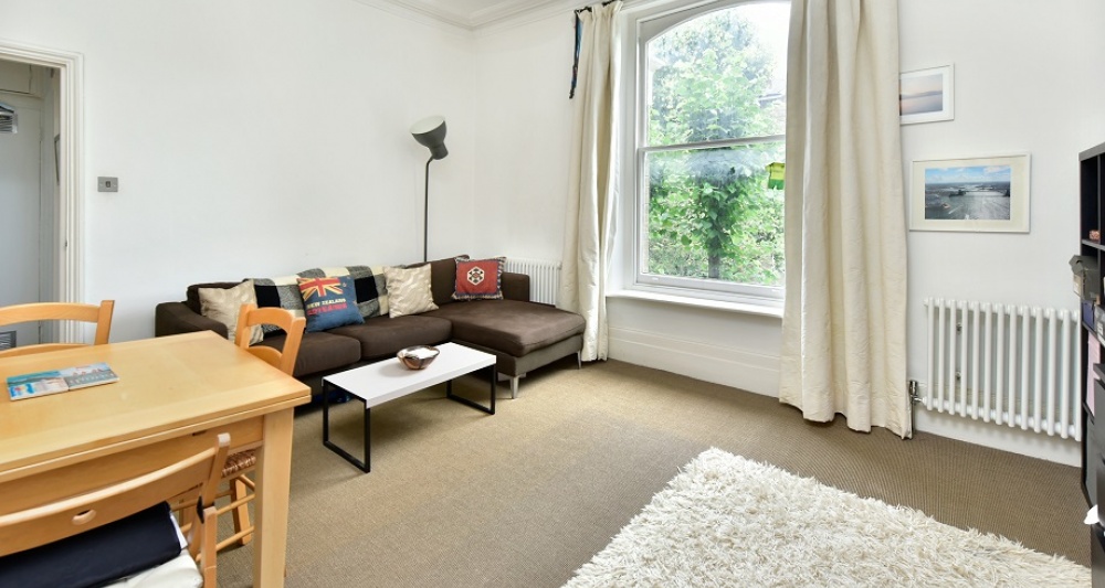 Reception room 