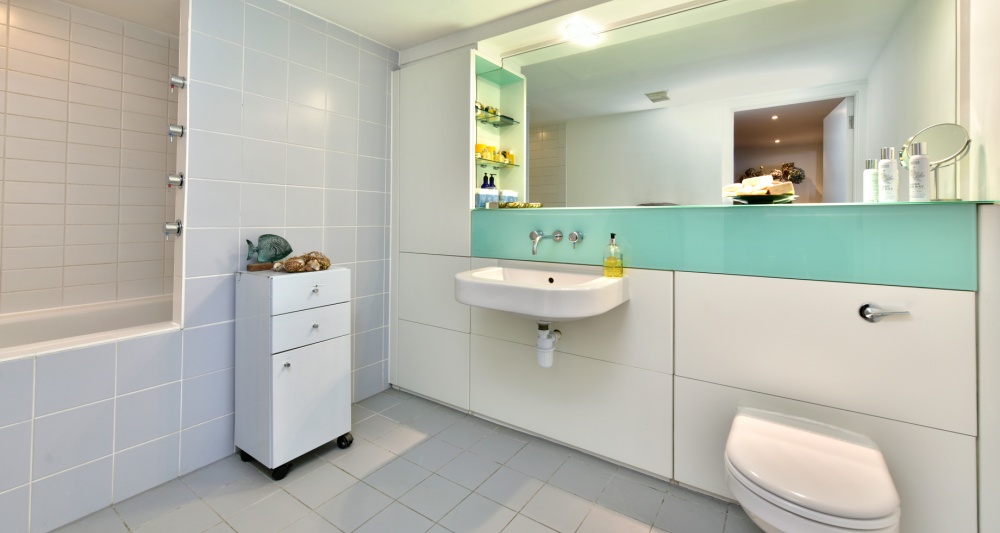 Second bathroom 