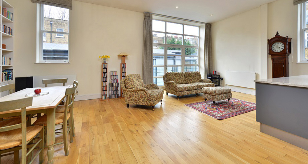 Reception room 