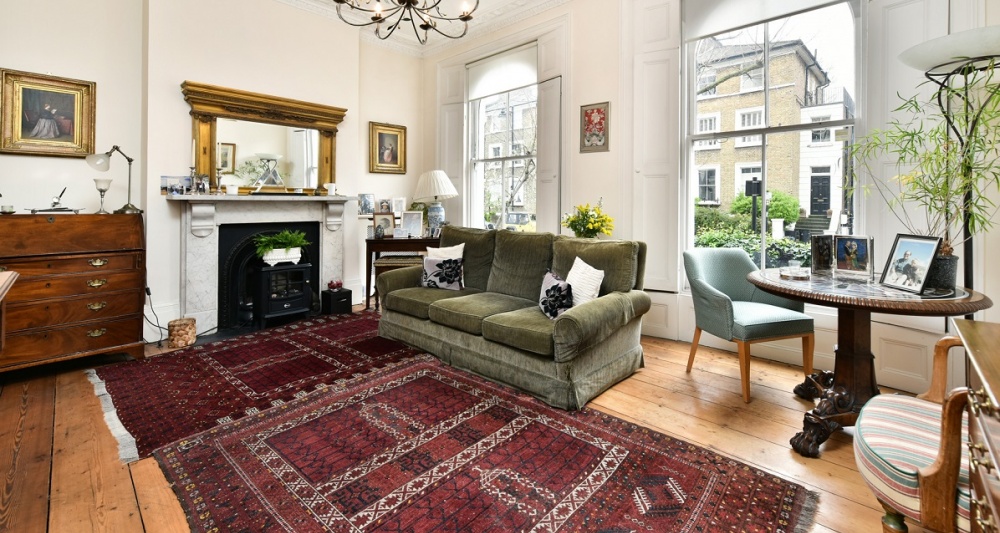 Reception room 