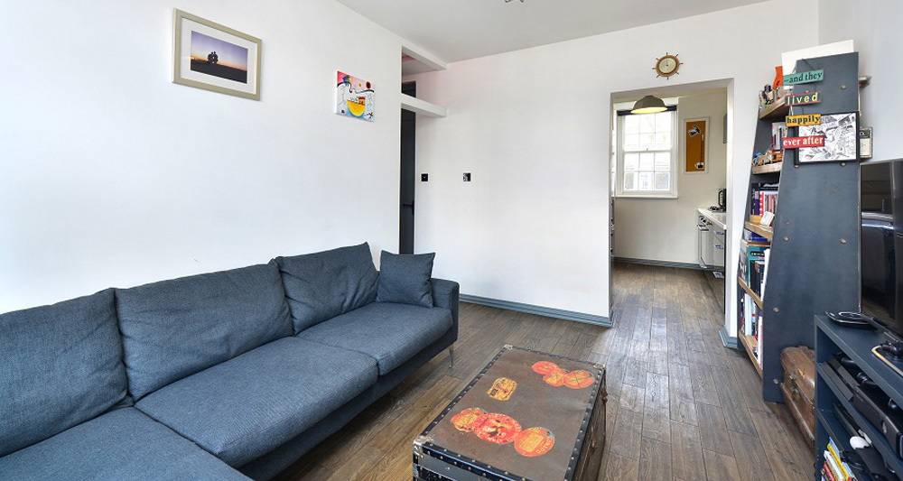 Reception room 