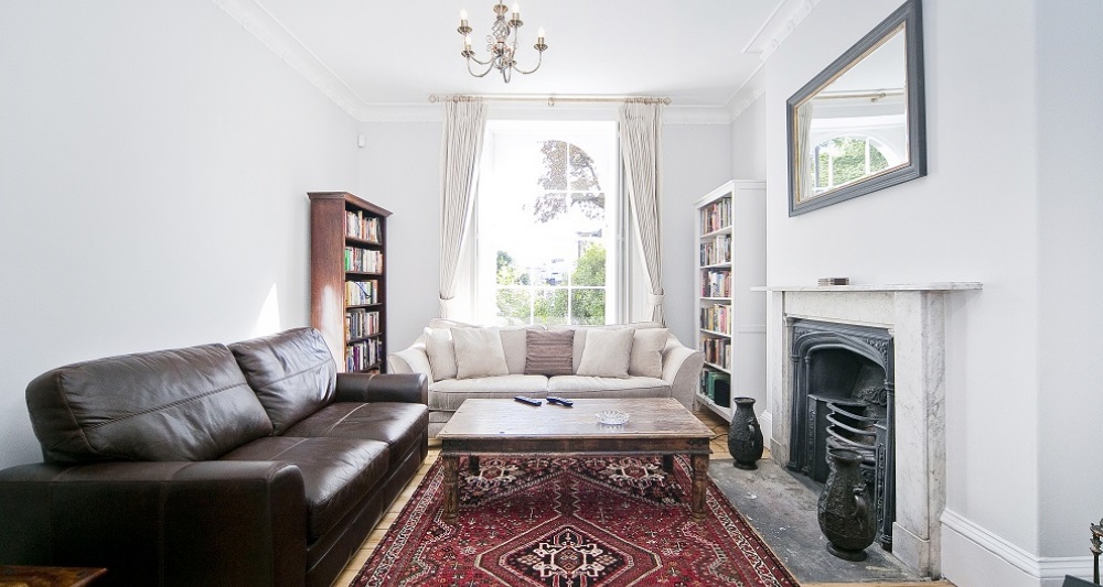 Reception room 