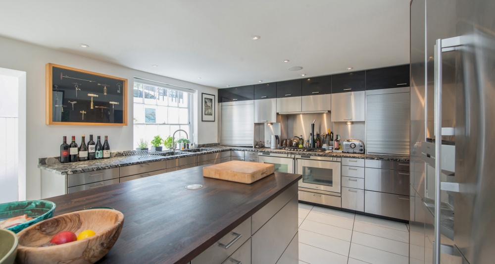 Kitchen dining room